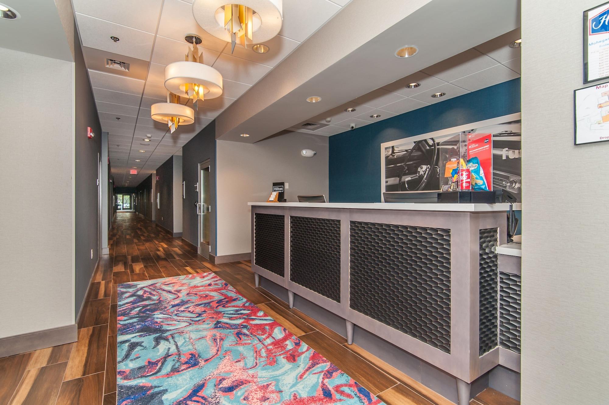 Hampton Inn Norwich Ngoại thất bức ảnh