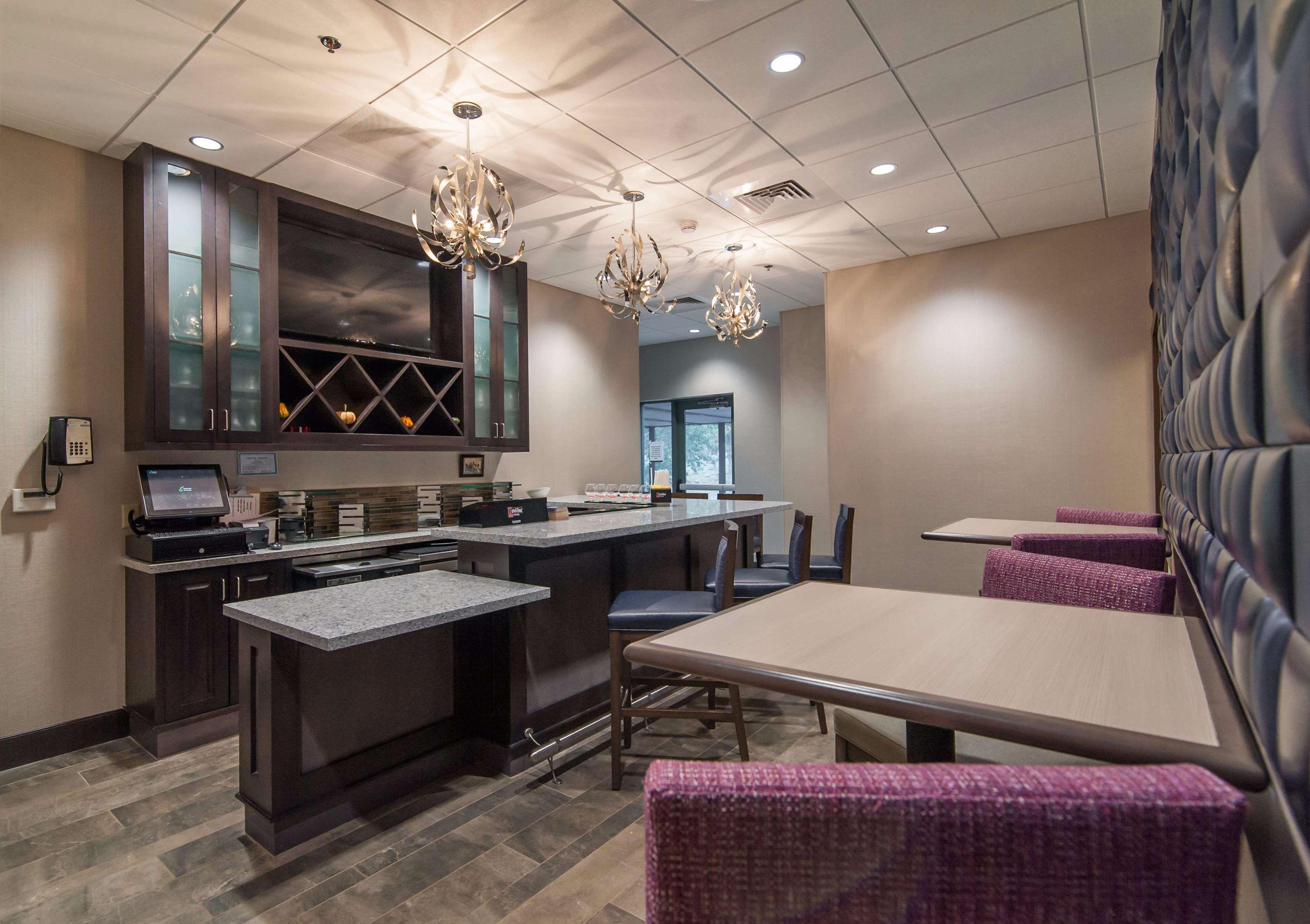 Hampton Inn Norwich Ngoại thất bức ảnh