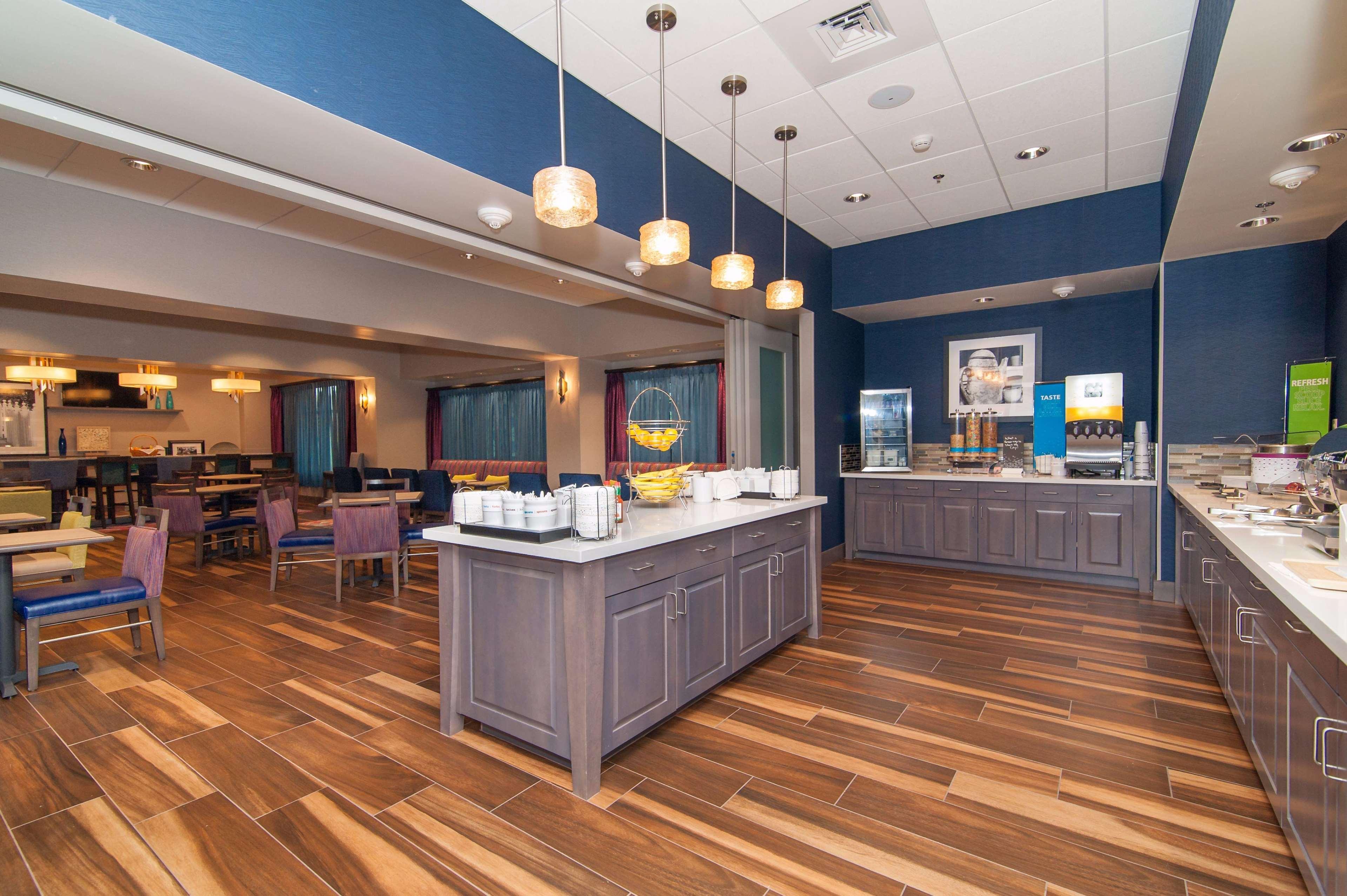 Hampton Inn Norwich Ngoại thất bức ảnh
