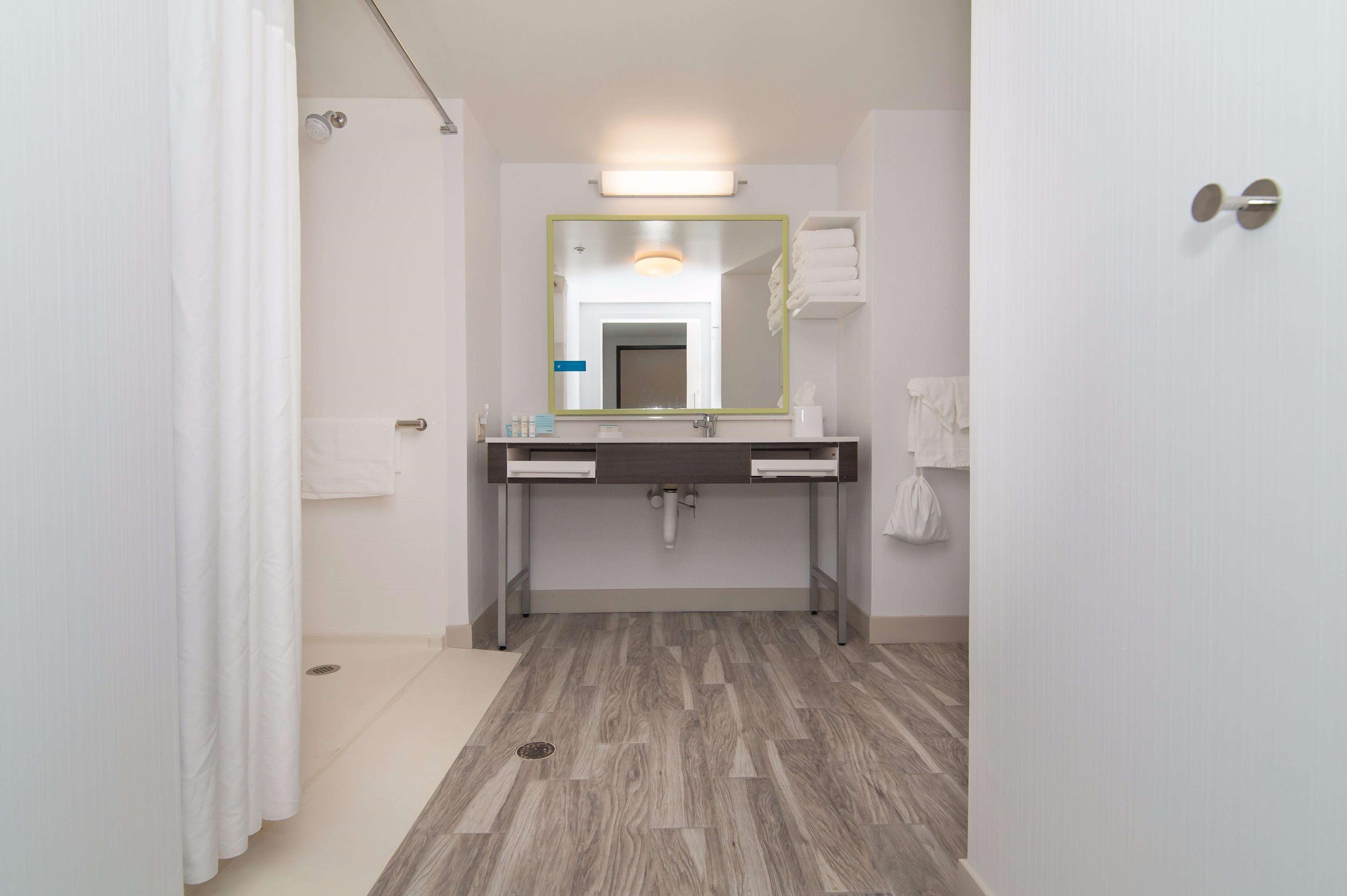 Hampton Inn Norwich Ngoại thất bức ảnh