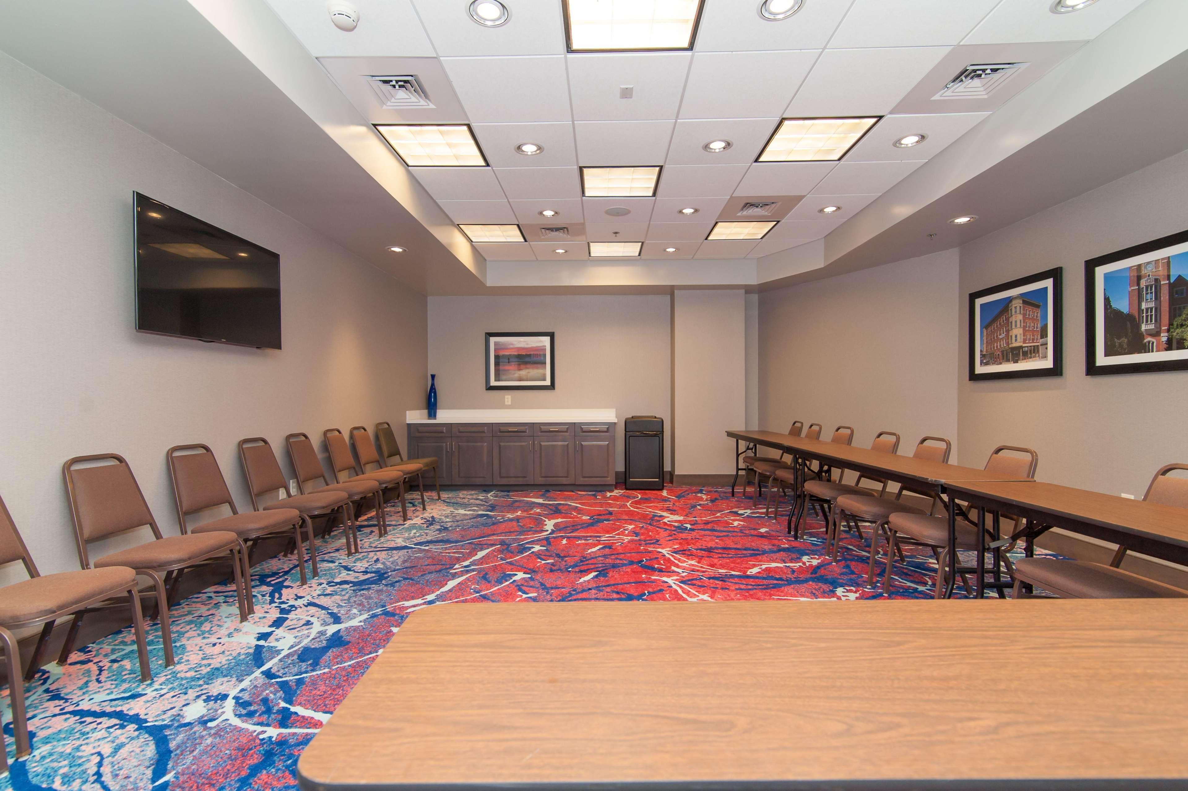 Hampton Inn Norwich Ngoại thất bức ảnh