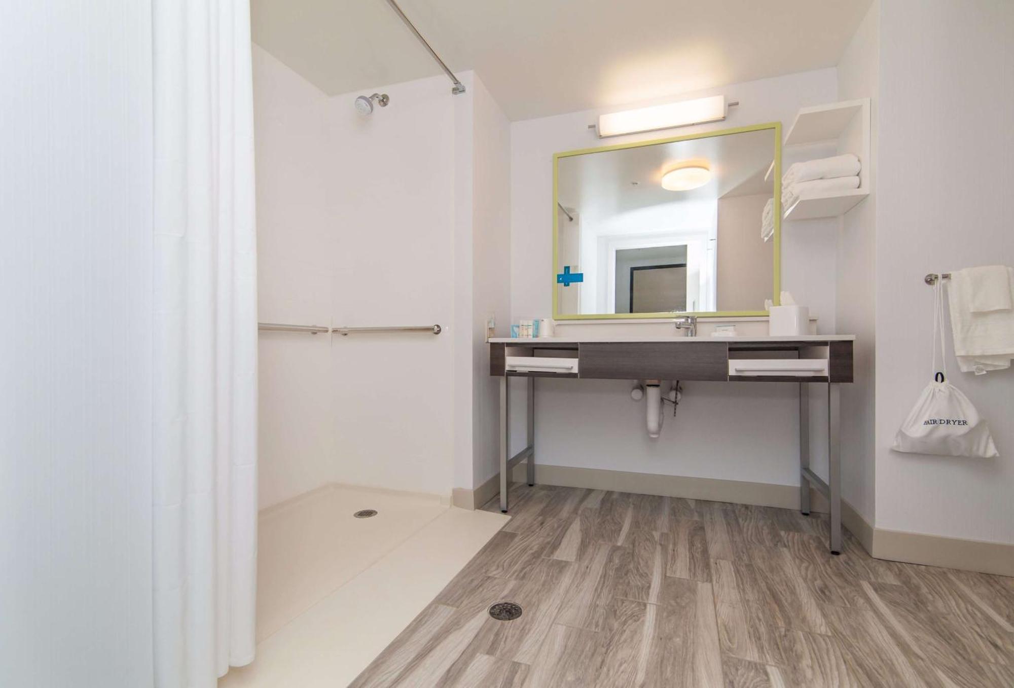 Hampton Inn Norwich Ngoại thất bức ảnh