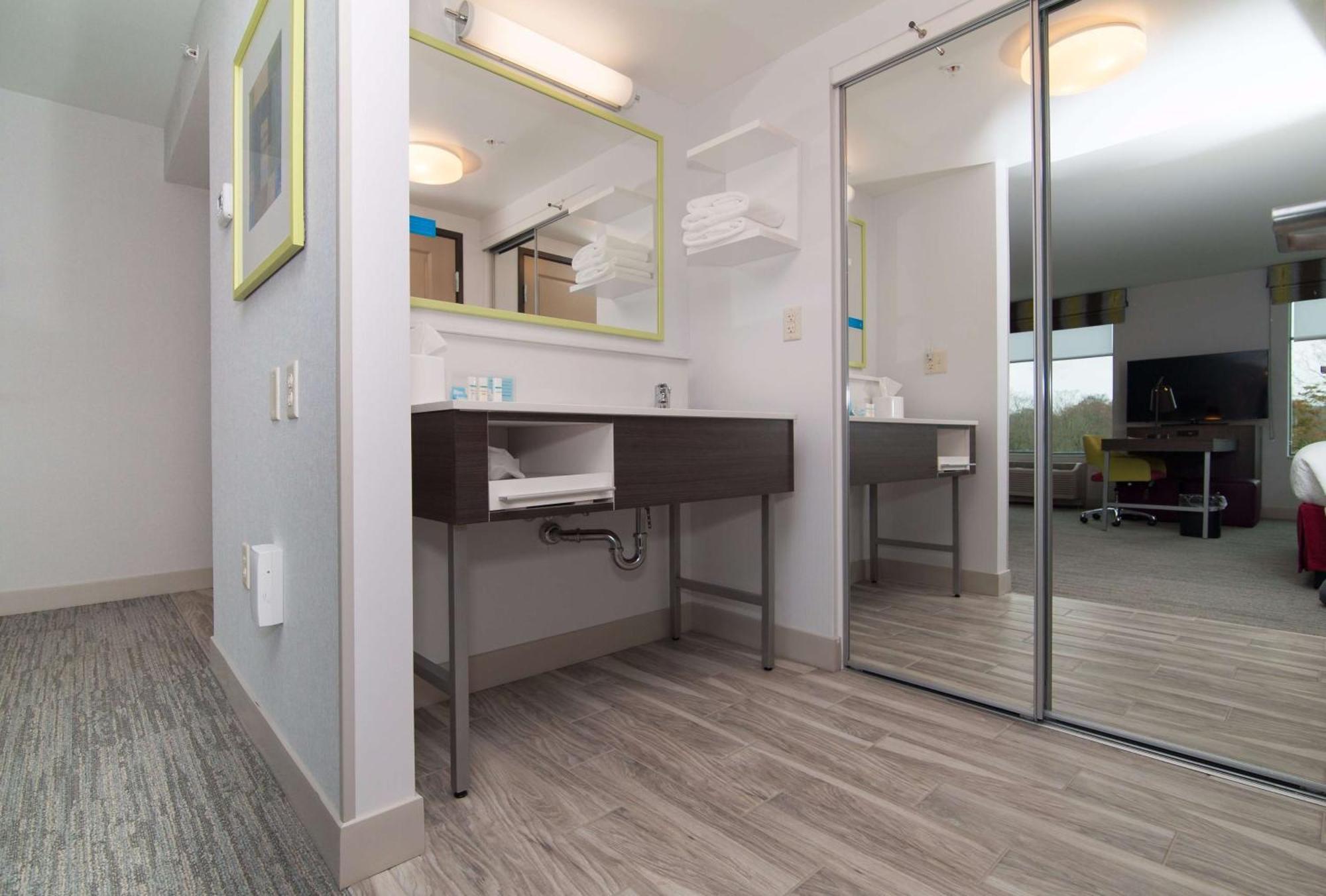 Hampton Inn Norwich Ngoại thất bức ảnh