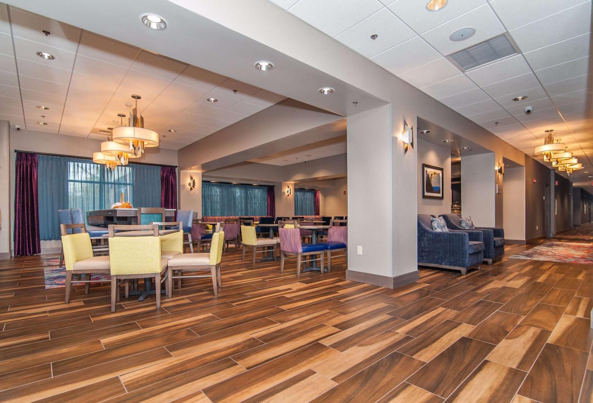 Hampton Inn Norwich Ngoại thất bức ảnh