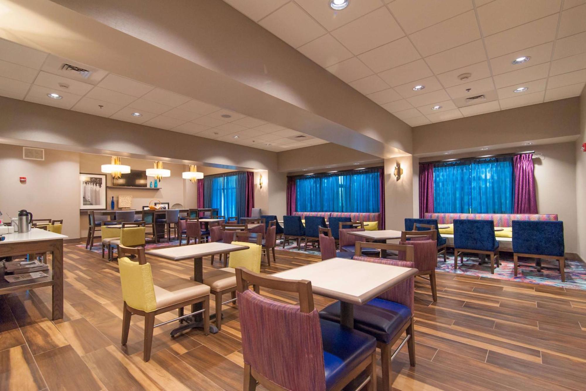 Hampton Inn Norwich Ngoại thất bức ảnh